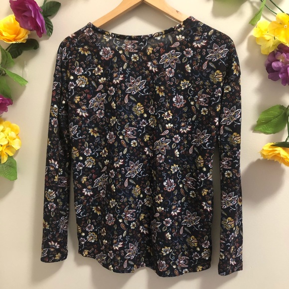 💜4/20 ARDENE Soft Floral Top with Crochet Trim - Picture 3 of 8